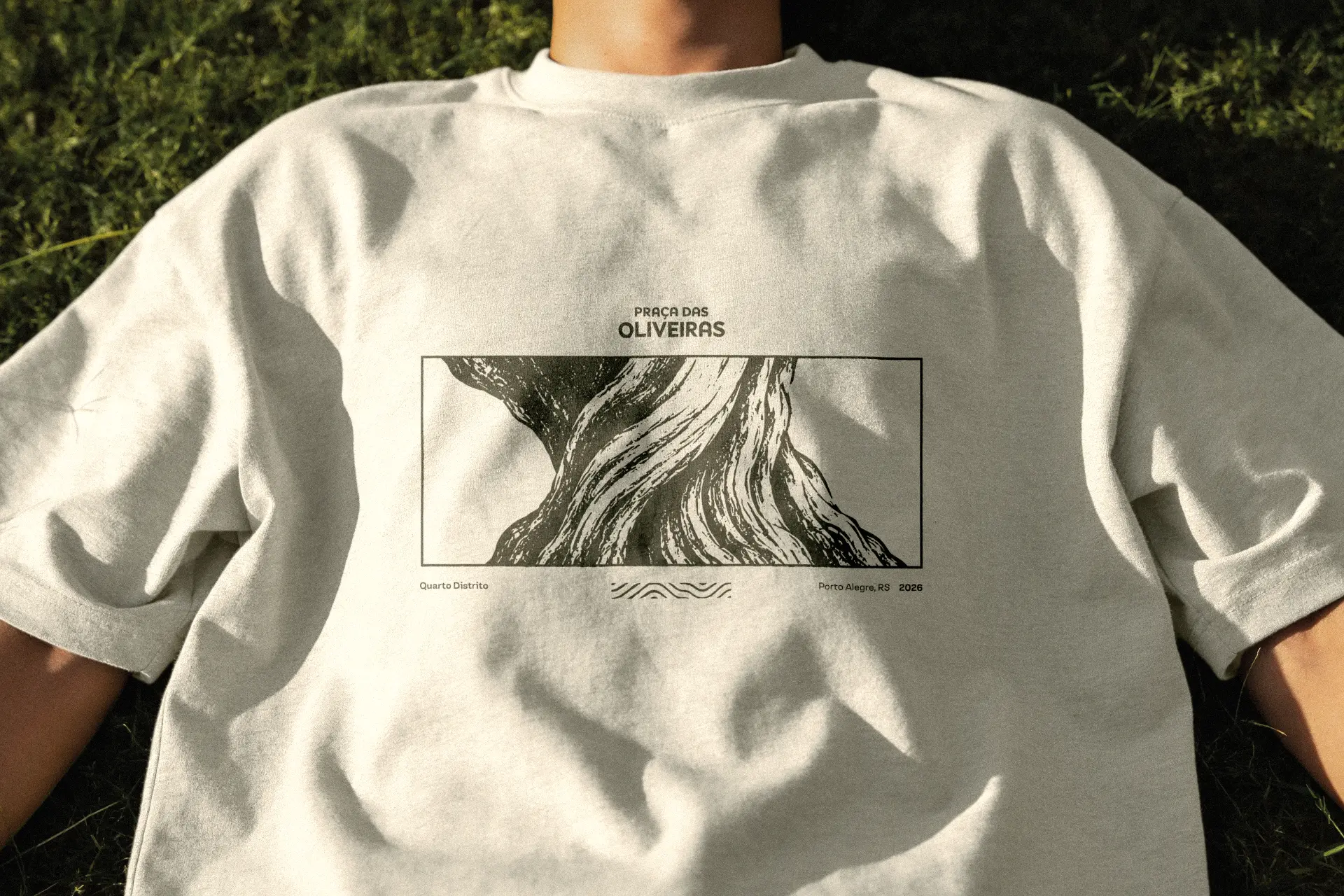 Camiseta com a identidade da Praça das Oliveiras